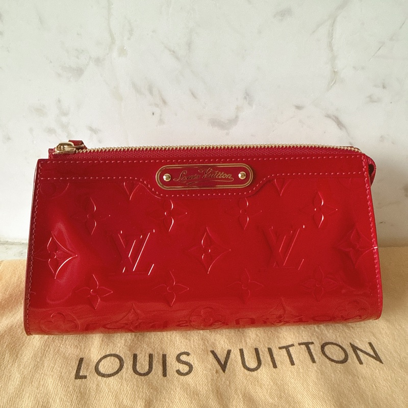 LV Louis vuitton 紅色漆皮拉鍊盥洗包化妝包收納包-1