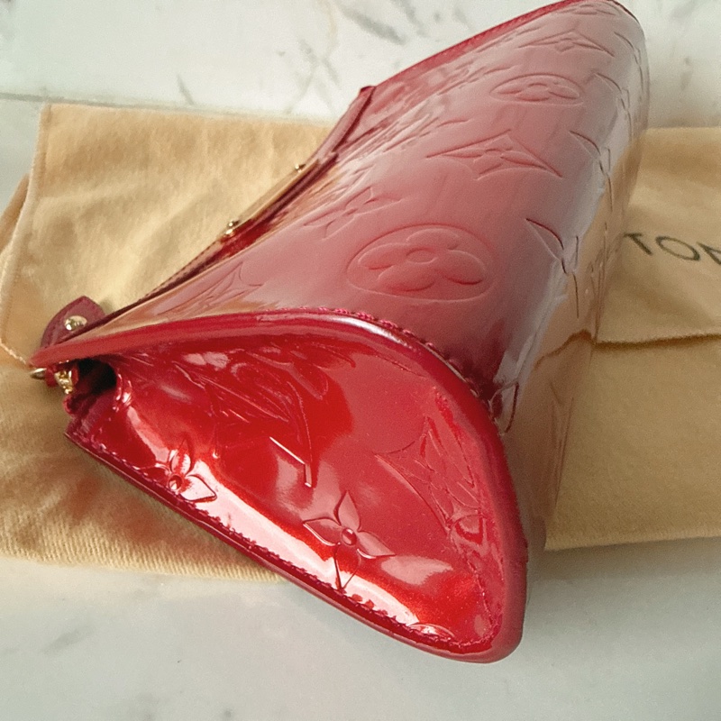 LV Louis vuitton 紅色漆皮拉鍊盥洗包化妝包收納包-2