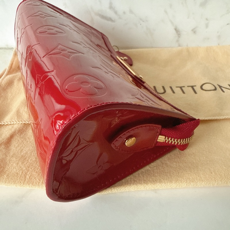 LV Louis vuitton 紅色漆皮拉鍊盥洗包化妝包收納包-3