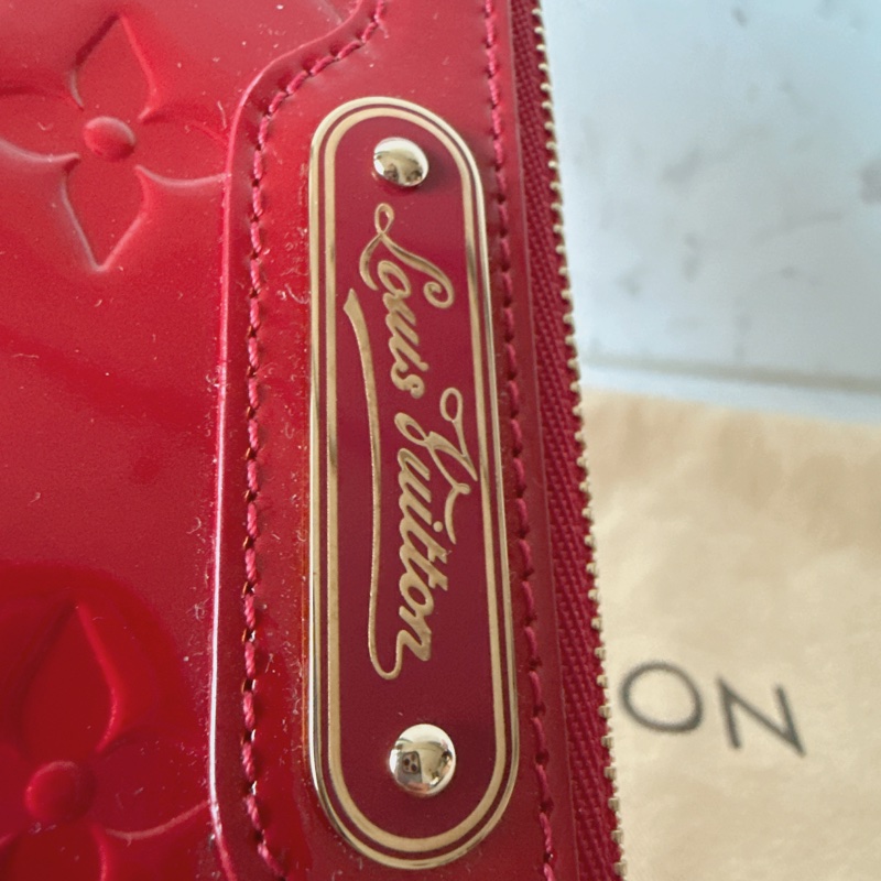 LV Louis vuitton 紅色漆皮拉鍊盥洗包化妝包收納包-12