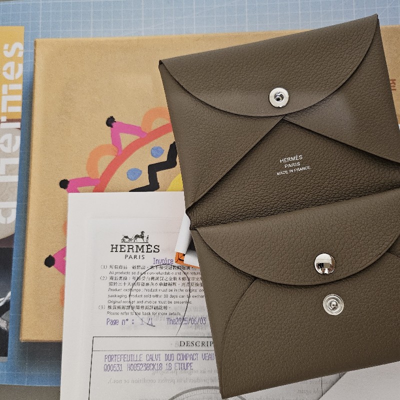 2025專櫃購入-全新 HERME'S  Calvi Duo大象灰卡包-1