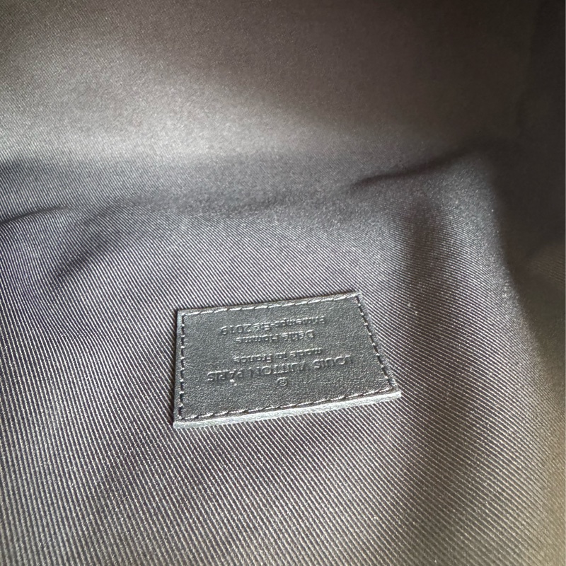 LV黑壓紋皮革方形箱包-25