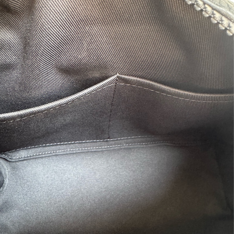 LV黑壓紋皮革方形箱包-28