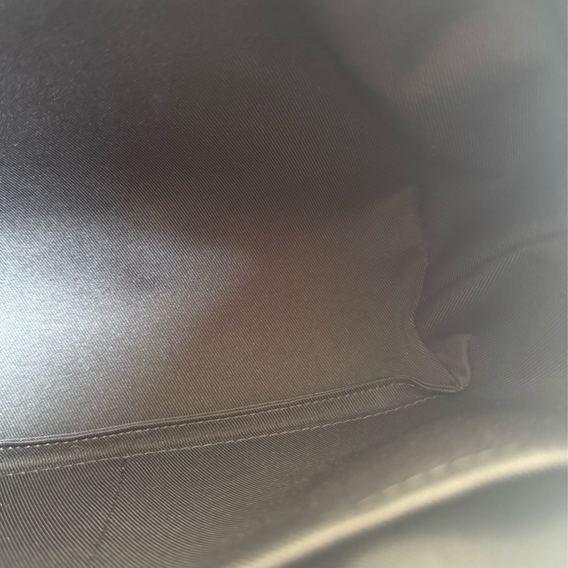 LV黑壓紋皮革方形箱包-32