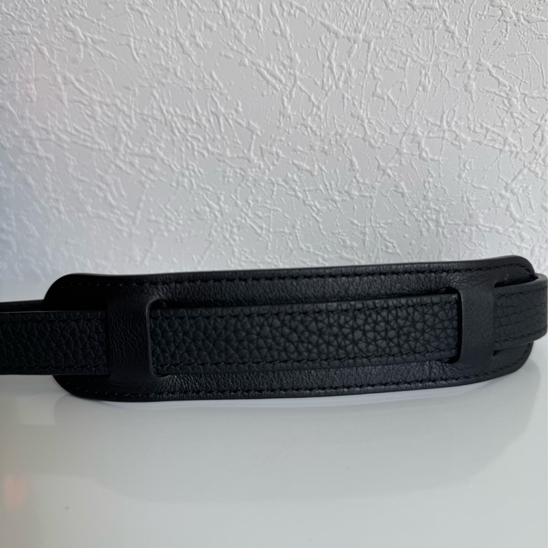 LV黑壓紋皮革方形箱包-33