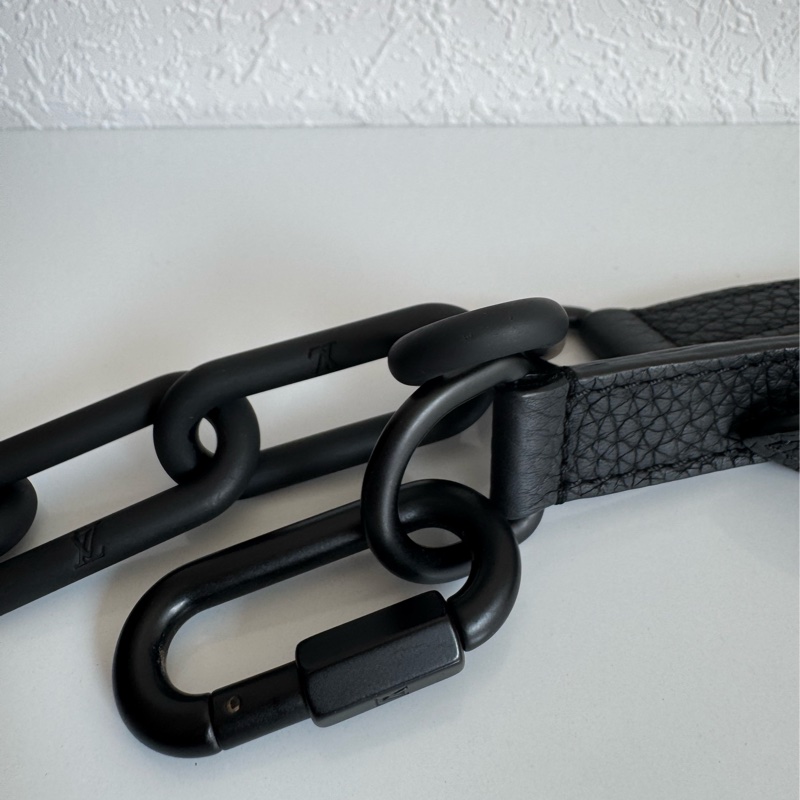 LV黑壓紋皮革方形箱包-37