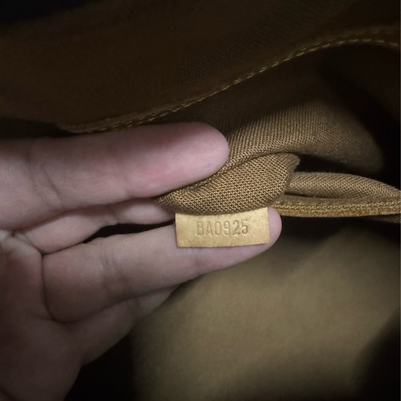 LV Alma PM 貝殼包-7