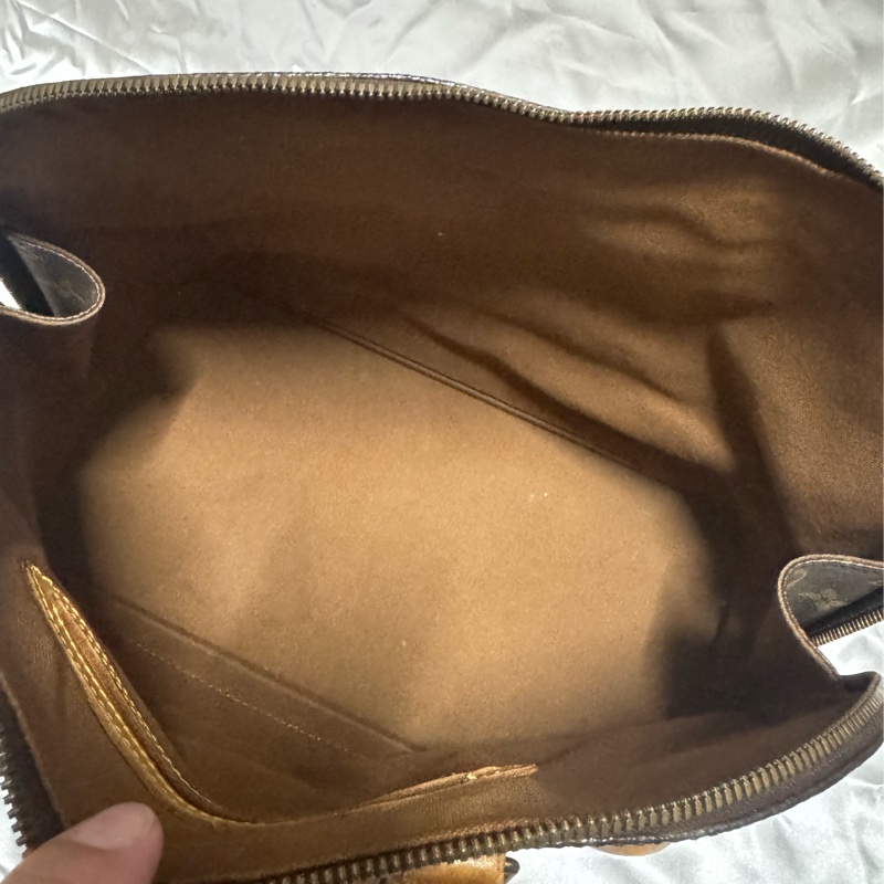 LV Alma PM 貝殼包-15