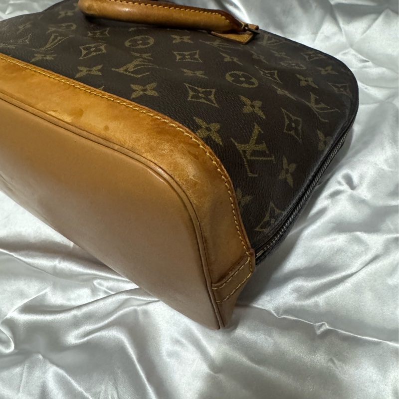 LV Alma PM 貝殼包-22