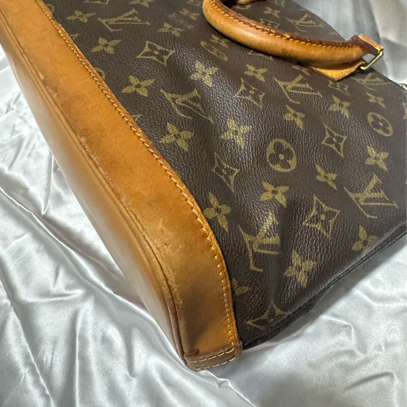 LV Alma PM 貝殼包-23