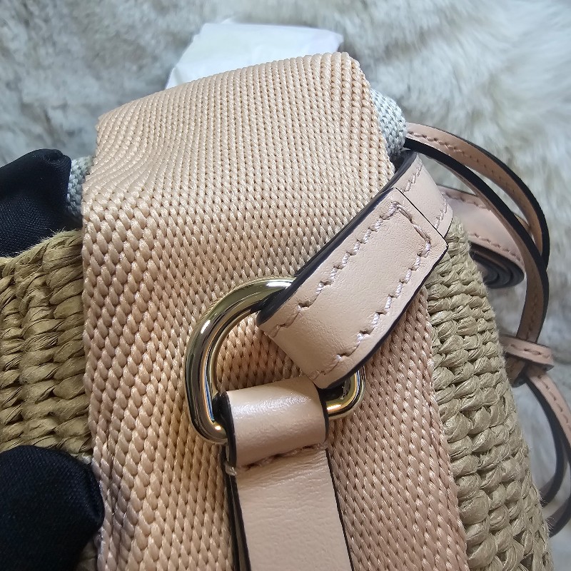 全新 CHLOE 蔻依 Horse Medal 小型 奔馬小牛皮草編水桶包 菜籃包-8