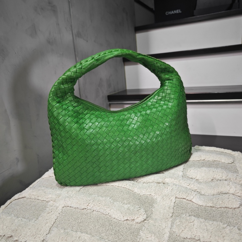 近新閒置 Bv 綠色編織hobo 月牙包-1