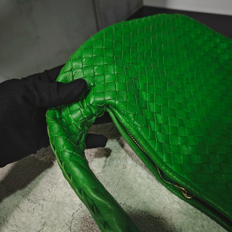 近新閒置 Bv 綠色編織hobo 月牙包-12