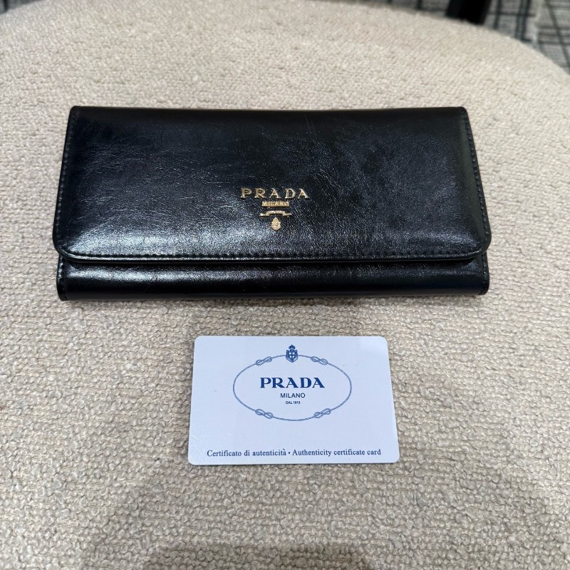 Prada 黑色油蠟皮長夾銀包錢包-0