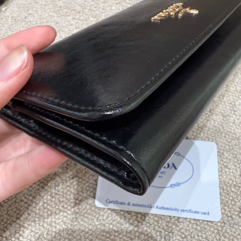 Prada 黑色油蠟皮長夾銀包錢包-4
