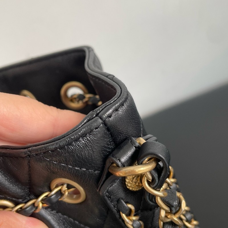Chanel香奈兒黑金皮穿鏈水桶包肩背包斜背包-9