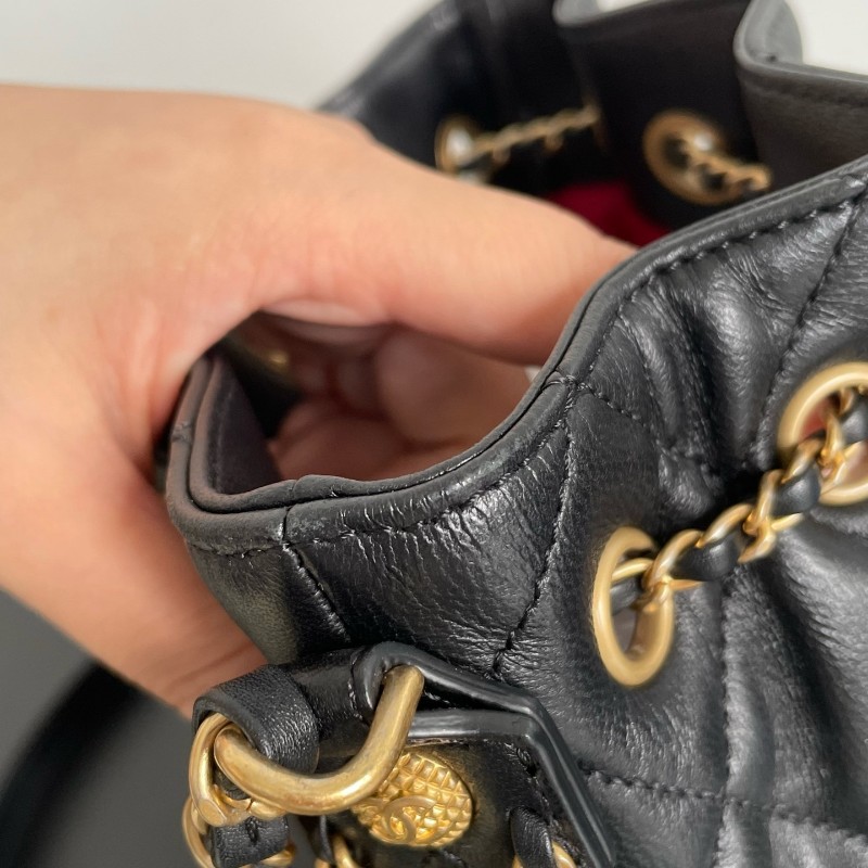 Chanel香奈兒黑金皮穿鏈水桶包肩背包斜背包-11