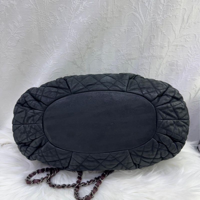 CHANEL 菱格牛皮皮革Shoulder Bag 銀扣鏈帶肩背袋黑色-4