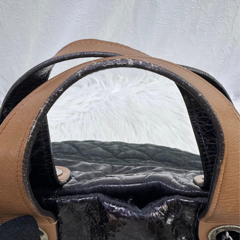 CHANEL 菱格牛皮皮革Shoulder Bag 銀扣鏈帶肩背袋黑色-9