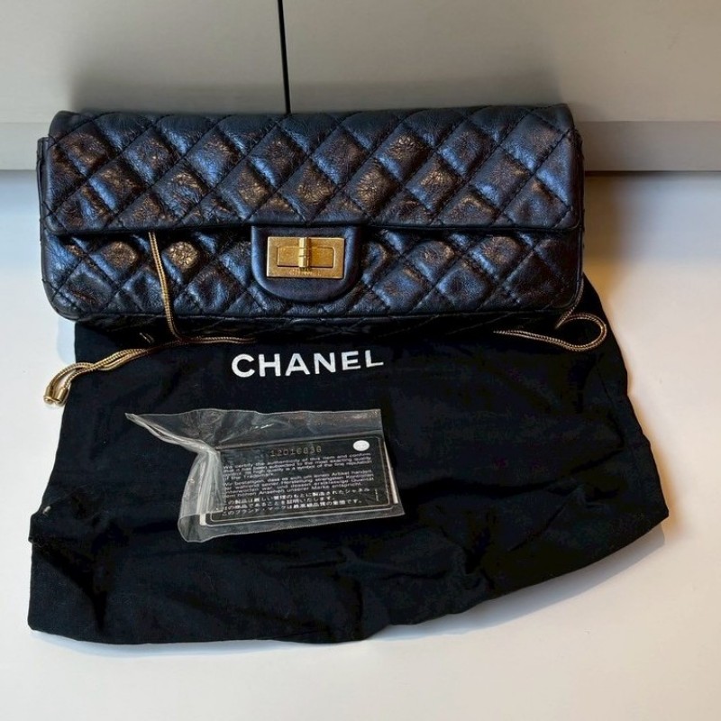 Chanel 藍色珠光皮革方釦肩側包-5