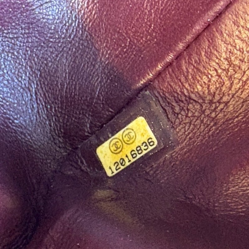 Chanel 藍色珠光皮革方釦肩側包-16