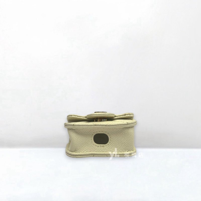 Chanel 白荔枝皮金釦Airpods Pro Case耳機套AP1739-5