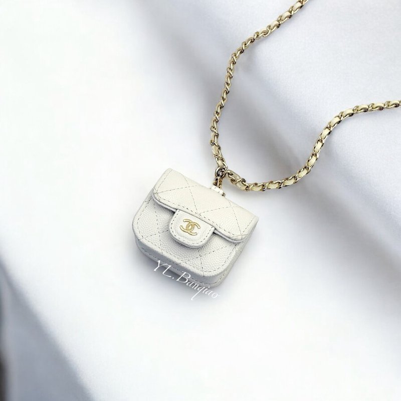 Chanel 白荔枝皮金釦Airpods Pro Case耳機套AP1739-0