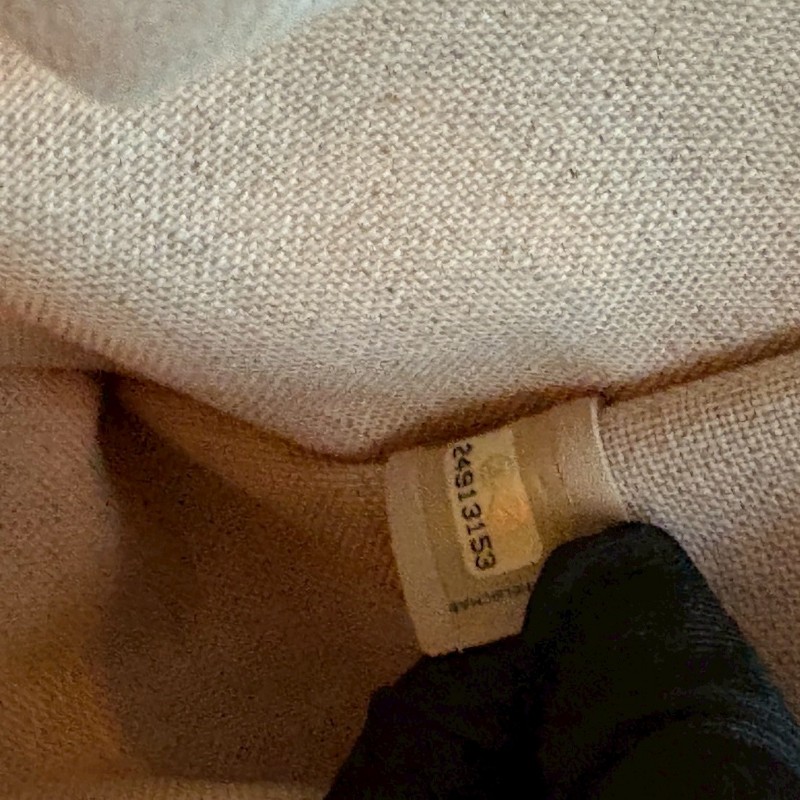 Chanel 霧銀鍊米白底漸層灰圖騰布托特包-19