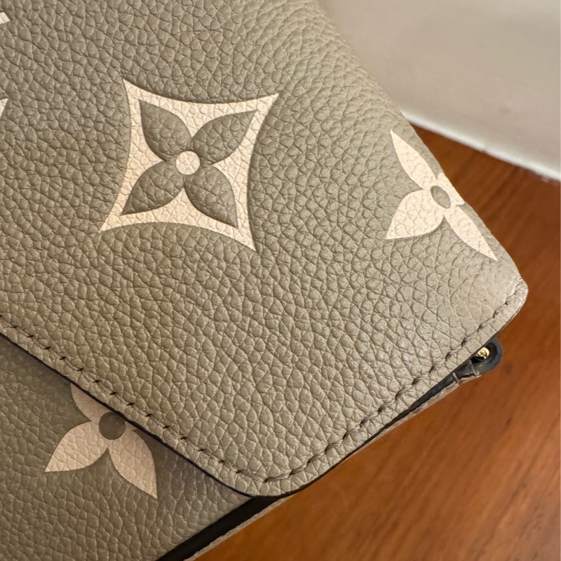 LV 斑鳩灰/米三合一woc-29