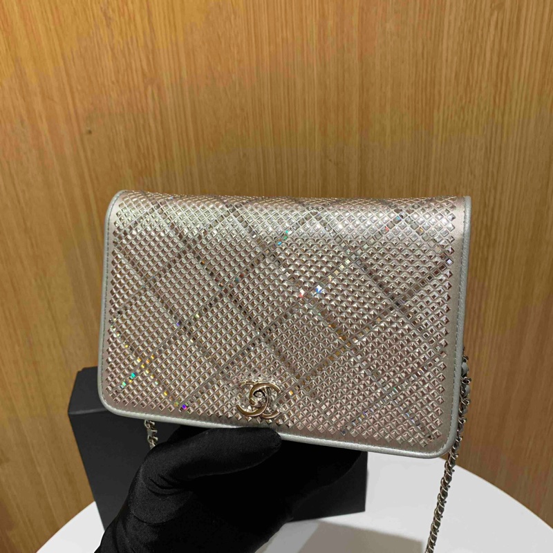 Chanel 22A 滿鑽Woc鏈條包 尺寸約19*12*3.5 芯片款 全皮內里 附件盒子 塵袋-3
