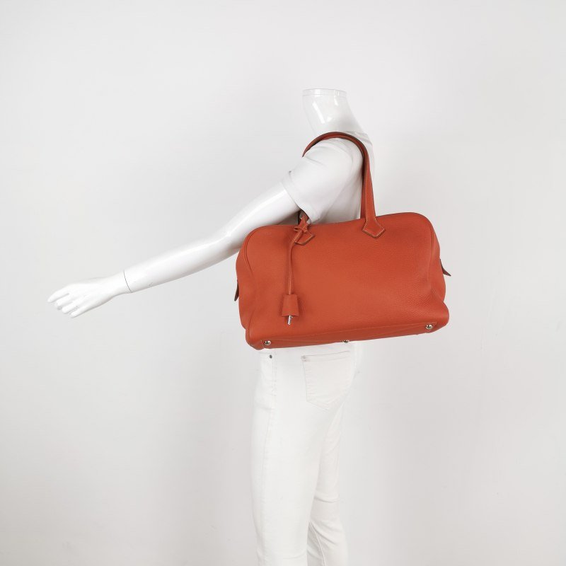 Hermes Victoria 35 對向拉鍊 單肩包Clemence(TC) 牛皮 銀扣 9M鮭魚色框 O刻-1