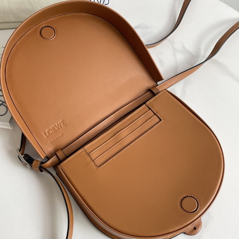 Loewe羅意威 焦糖拼色 限量款heel 斜背包
🈶購鉦-5