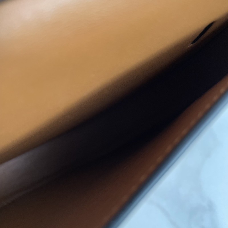 Loewe羅意威 焦糖拼色 限量款heel 斜背包
🈶購鉦-6