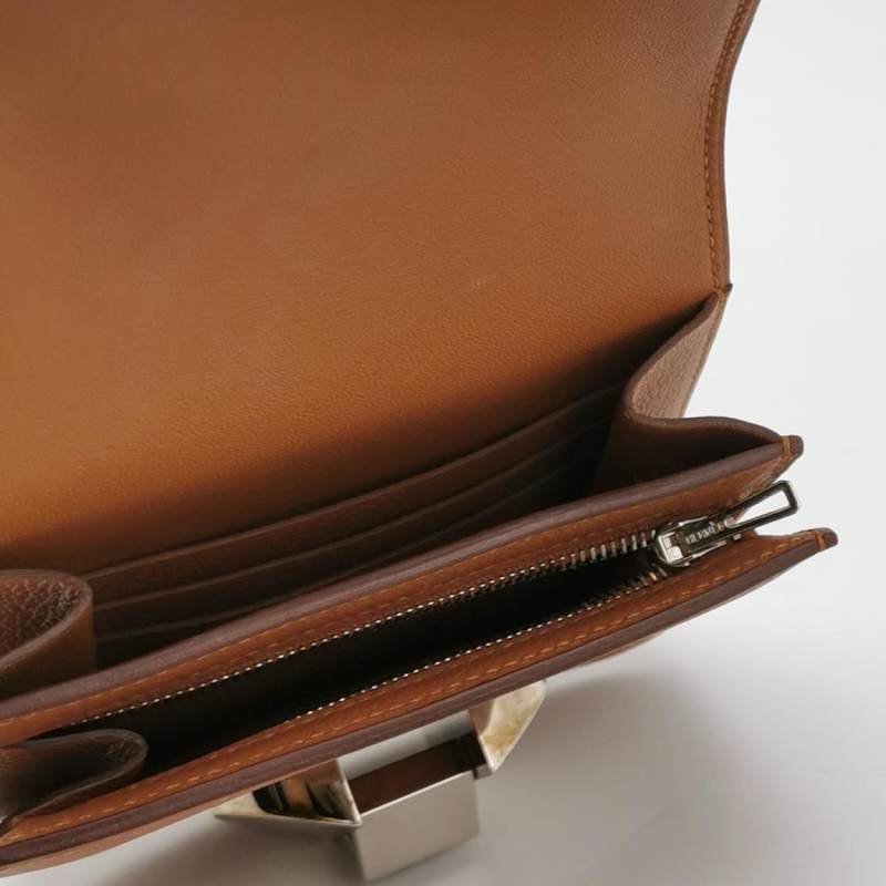 Hermes 2002系列 牛皮 純色 圓形 H鎖扣 皮夾-5
