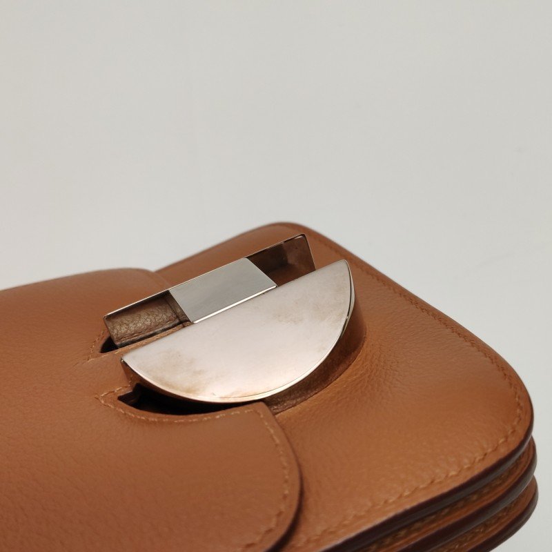 Hermes 2002系列 牛皮 純色 圓形 H鎖扣 皮夾-10