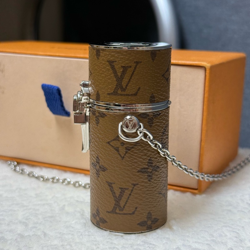 LV 老花鏈帶口紅唇膏盒-4