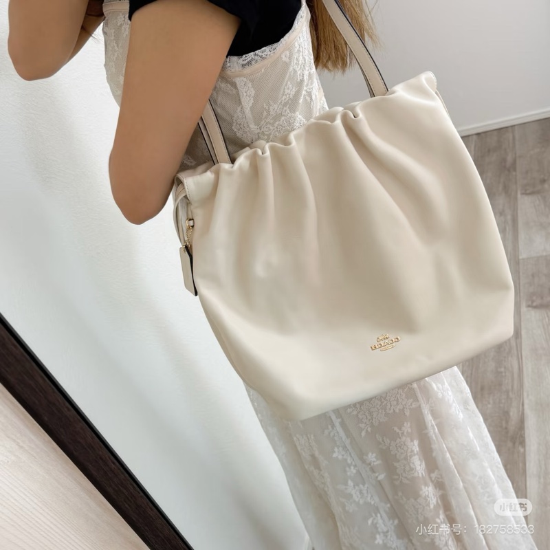 Coach Faye 雲朵包 肩背包-10