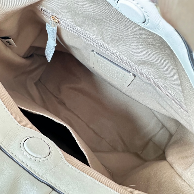 Coach Faye 雲朵包 肩背包-8