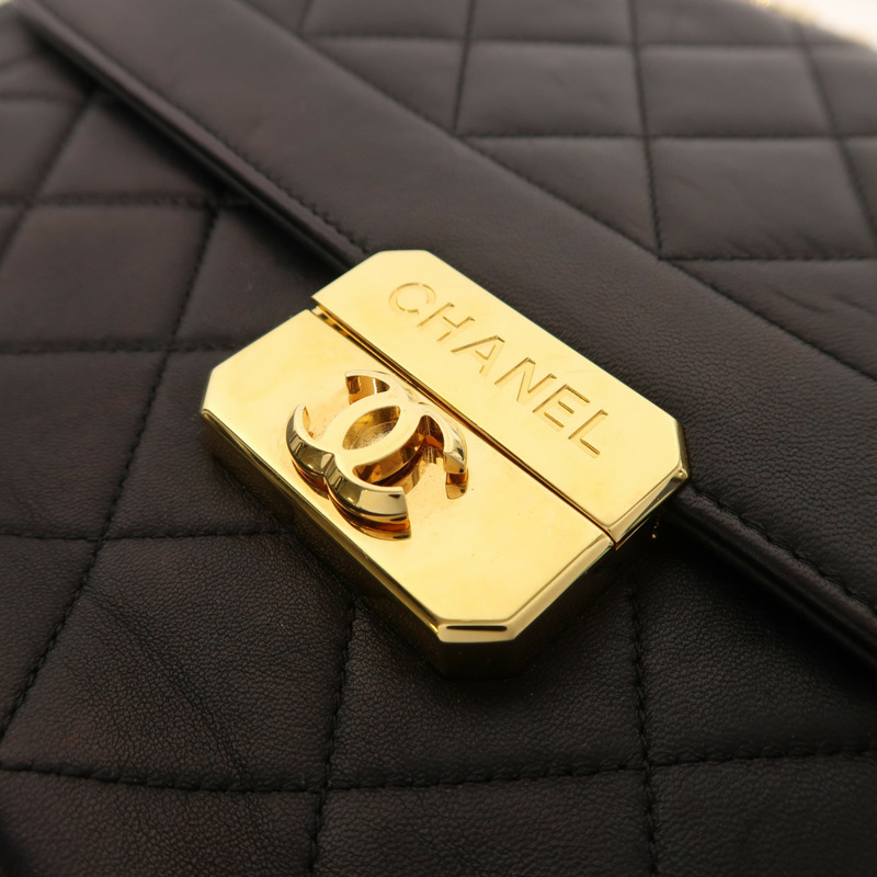 CHANEL 皮革Chain Shoulder金扣鏈帶肩背袋-9