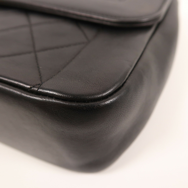 CHANEL 皮革Chain Shoulder金扣鏈帶肩背袋-11