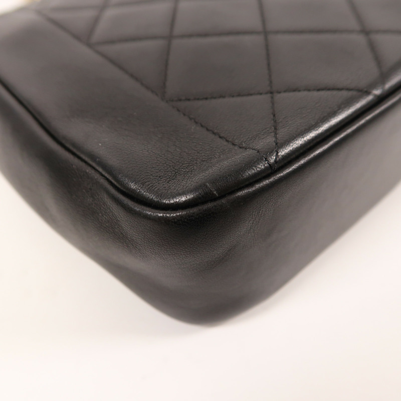 CHANEL 皮革Chain Shoulder金扣鏈帶肩背袋-14