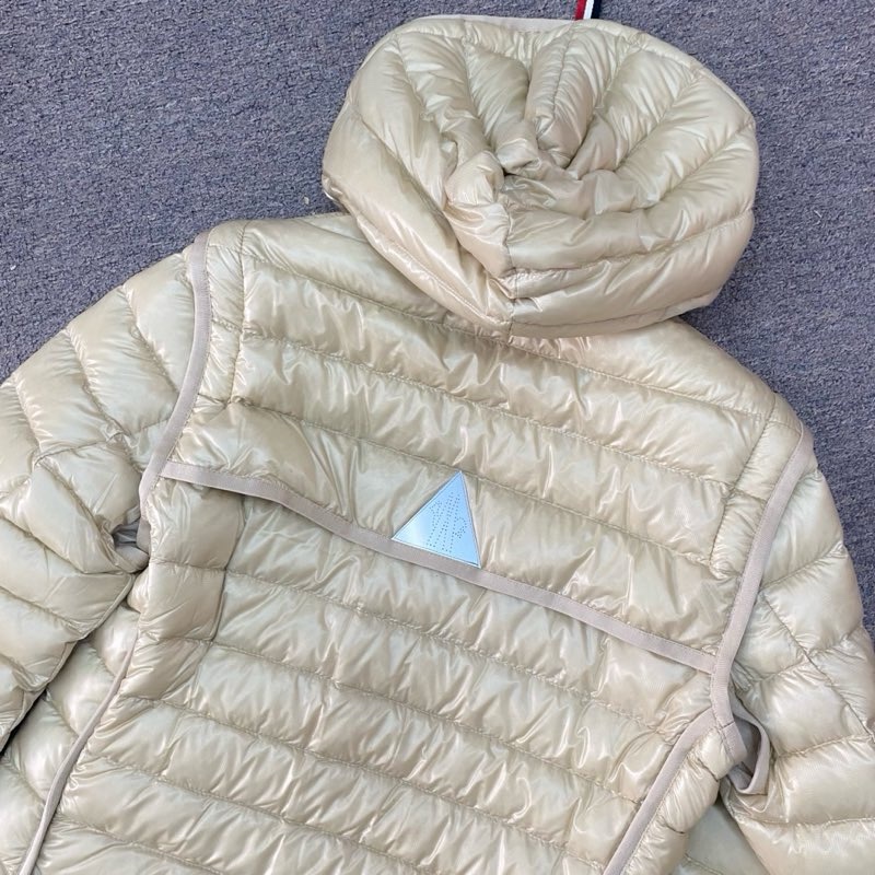 促銷品 Moncler -Karura 女款 連帽羽絨服/羽絨馬甲 #3-4