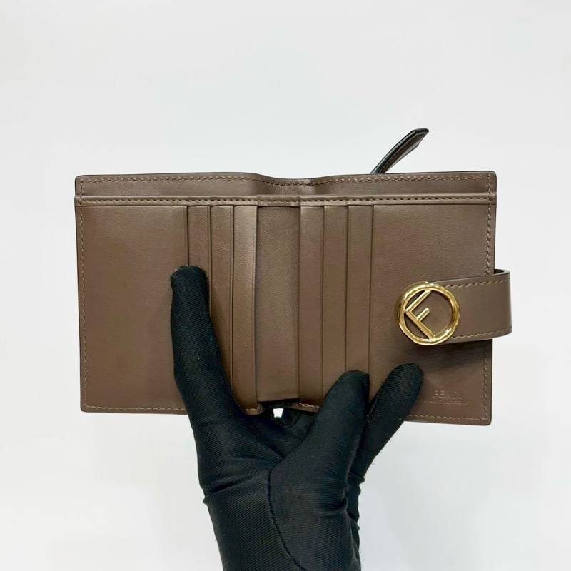FENDI棕色牛皮FFLogo雙折零錢短夾8M0386-6