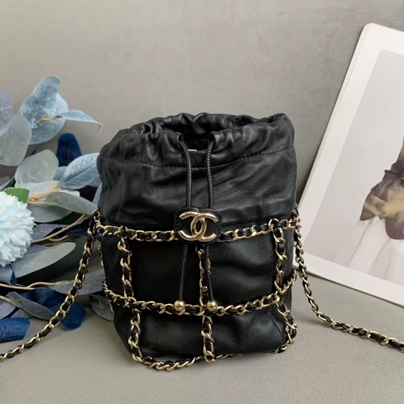 99新閒置✨香奈兒黑金抽繩水桶斜挎包 絕版收藏🔥超模劉雯同款-2