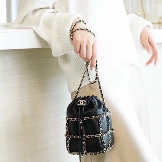 99新閒置✨香奈兒黑金抽繩水桶斜挎包 絕版收藏🔥超模劉雯同款-3