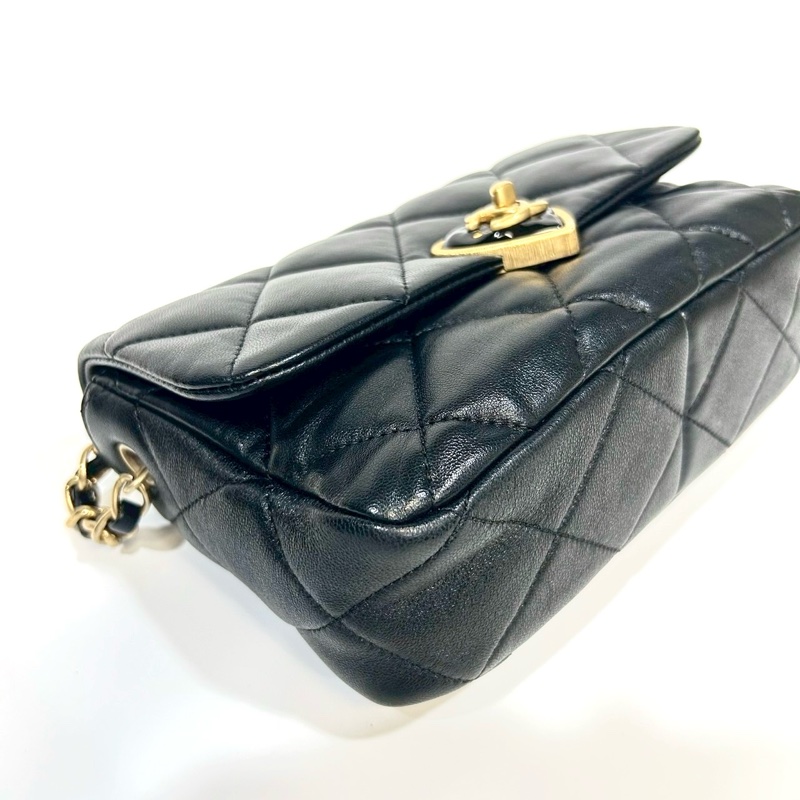 CHANEL黑金羊皮愛心琺琅釦Flap bag AS3986-7