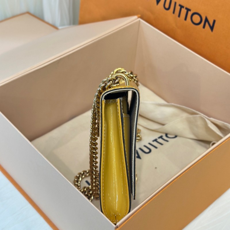 LV chain louise大logo黃色漆皮鏈條包肩背包斜背包-3