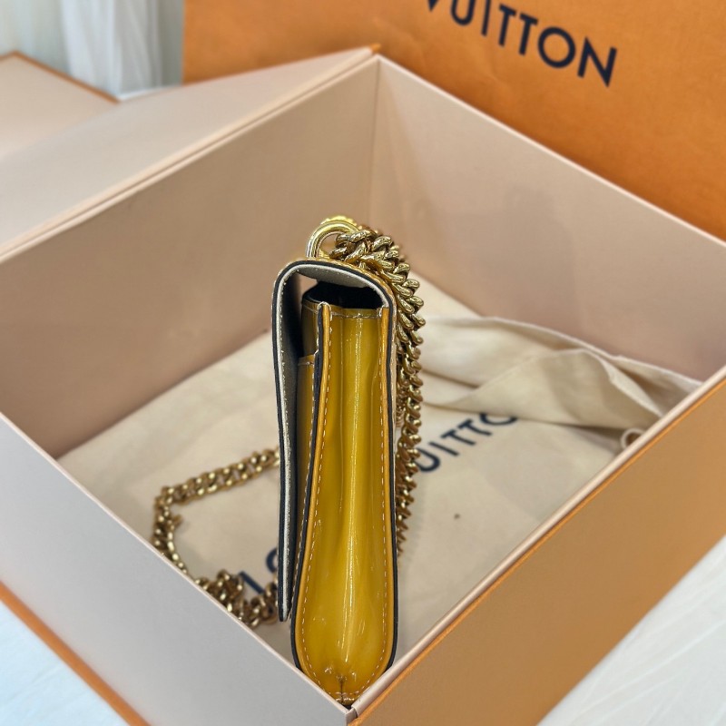 LV chain louise大logo黃色漆皮鏈條包肩背包斜背包-4