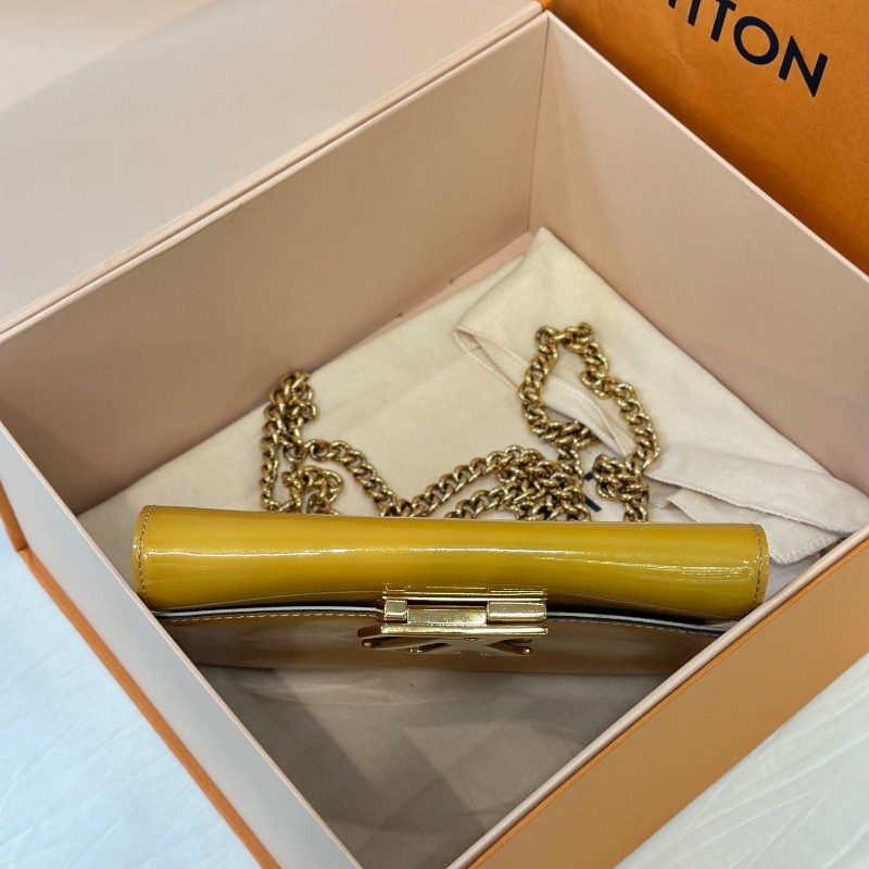 LV chain louise大logo黃色漆皮鏈條包肩背包斜背包-6