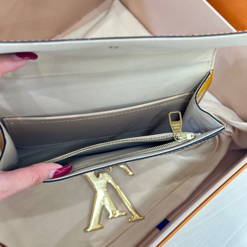 LV chain louise大logo黃色漆皮鏈條包肩背包斜背包-7